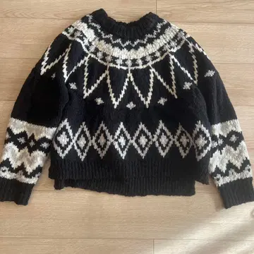 emmi 에미 크루넥 노르딕 니트 풀오버 화이트 블랙