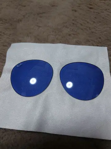 레이밴 RB4334d 렌즈만 각인 있음