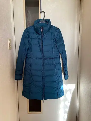 DKNY 다운 자켓 사이즈 6 다크 그린