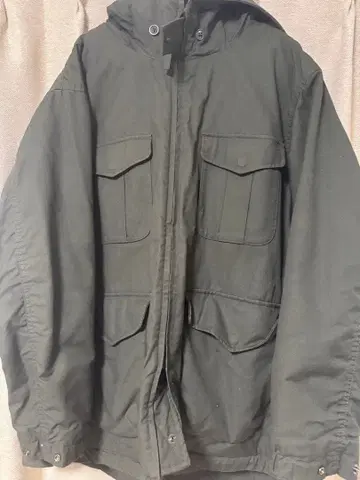 UNIQLO 엔지니어드 가먼츠 퍼프 테크 유틸리티 자켓