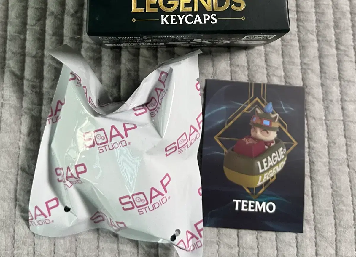 Turning Mecard God Gryphinx (Original Attribute)  #터닝메카드,#터닝메카드갓,#그리핑크스,#그리폰,#스핑크스 on Bunjang Global Site.