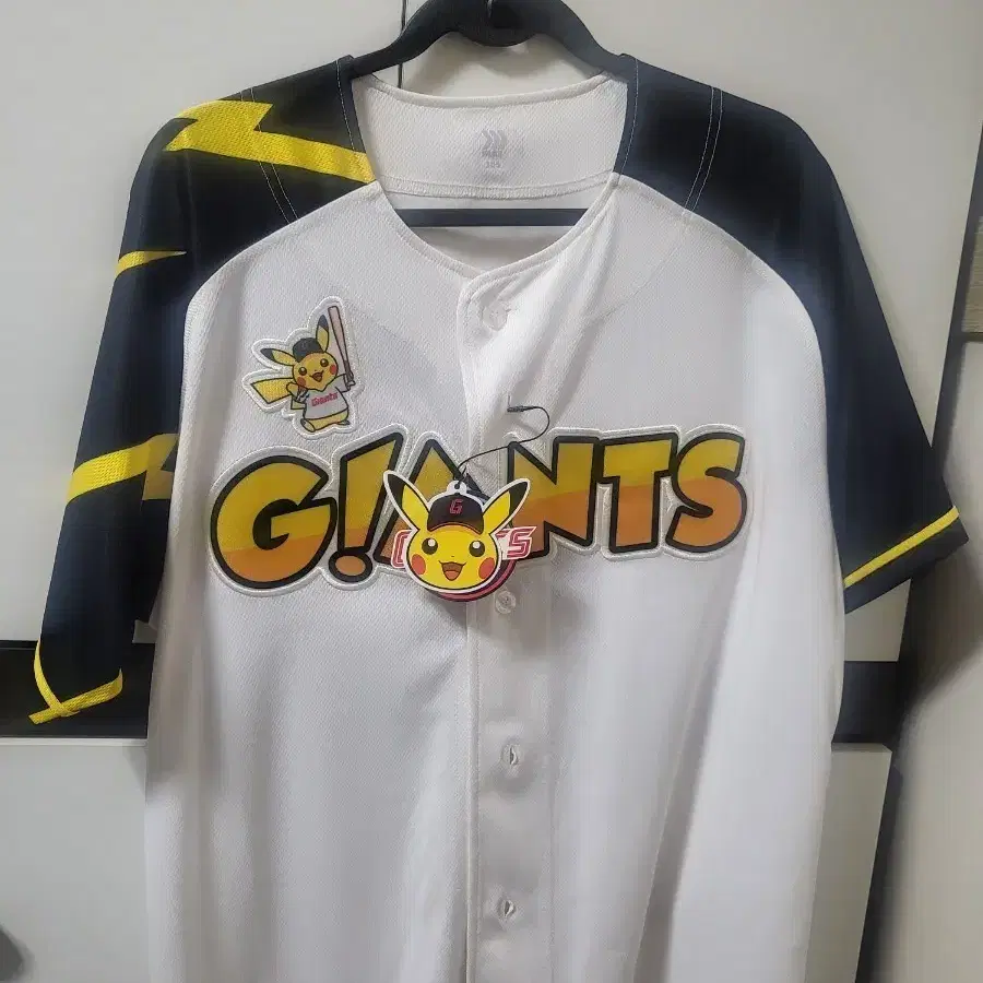 ジャイアンツユニフォーム　ポケモン(XL) Nike x Pokémon x Tokyo Giants 2026 Replica Uniform – Pre-Order
