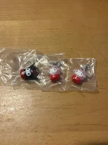 산리오 마이멜로디 쿠로미 딸기 메지루시 액세서리