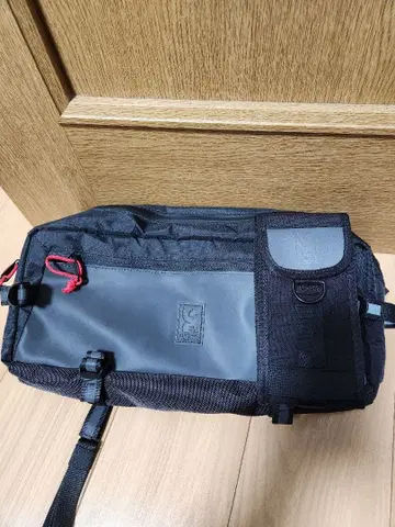 Chrome KADET 바디백 슬링백 9L