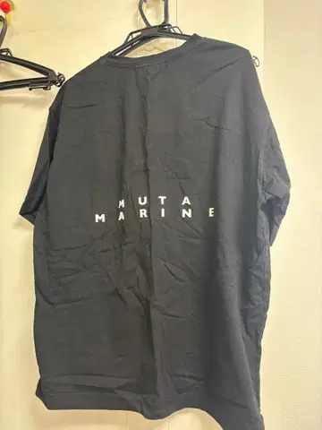 MUTA MARINE 블랙 T셔츠