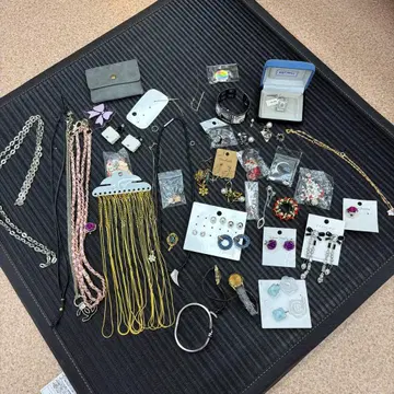 유품 정리 액세서리 묶음 판매