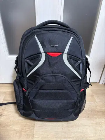 Targus Strike 게이밍 백팩