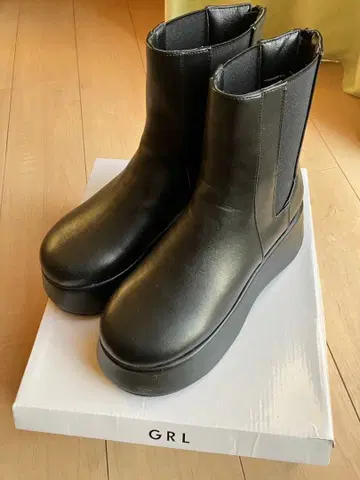 GRL 블랙 플랫폼 부츠 25.0cm