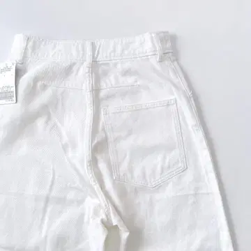 새상품 완판 2025 플라주 CHINO BAGGY PT 화이트 치노 배기