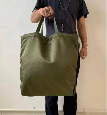 엔지니어드 가먼츠 Carry All Tote 올리브 네펜데스