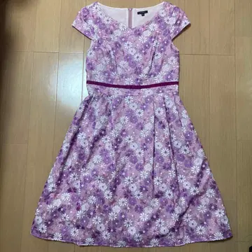 TOCCA 꽃무늬 자수 반팔 원피스 무릎 기장 4