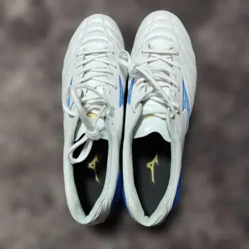 미즈노 축구화 화이트/블루