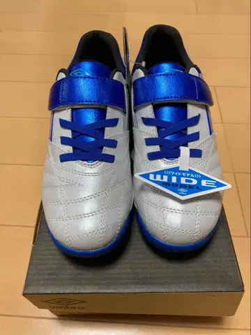 [ 새상품 ] 트레이닝 슈즈 엄브로 22cm