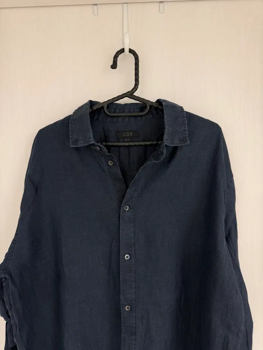 COS | 코스 (New Product) COS Regular Fit Poplin Shirt 40  #cos,#셔츠,#포플린,#화이트,#40 on Bunjang Global Site.