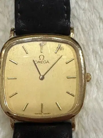 OMEGA 수동 와인딩 시계 골드 스퀘어