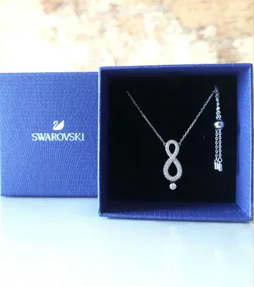 새상품 SWAROVSKI Infinity 목걸이 화이트 스와로브스키