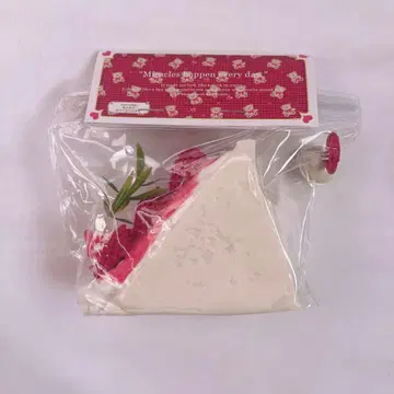 Pupuland 스트로베리 샌드위치 스퀴즈