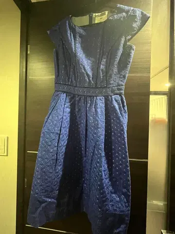 TOCCA 파랑 자수 무릎 기장 원피스 사이즈 0