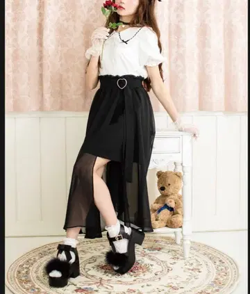 허니시나몬 하트버클 스커트 블랙