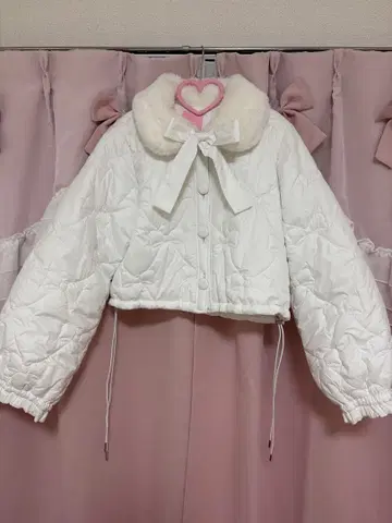 Honey Cinnamon 리본 퀼팅 숏 패딩 자켓