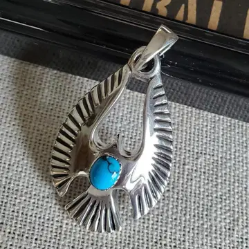 부드럽게 빛나는 펜던트 터콰이즈 장식 대독수리 실버925 인디언