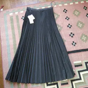 유니클로C 아코디언 플리츠 스커트