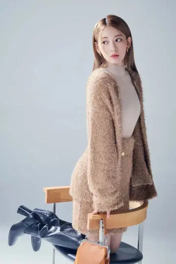 [ 미야와키 사쿠라 콜라보 ] LILY BROWN 스커트 셋업