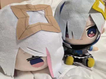 아마네 카나타 호로후레 웅크린