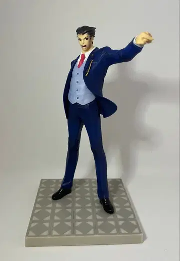 역전재판5 나루호도 류이치 1/10 스케일 피규어