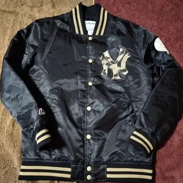 새상품급 Majestic 바시티 자켓 양키스
