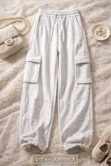 화이트 카고 스웨트 팬츠 넉넉하고 따뜻한 속기모 와이드 카고 팬츠