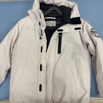 AVIREX 화이트 다운 자켓 XL