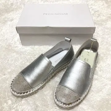 미사용 새상품 PECHINCHAR 슬립온 실버 큐빅 24.5