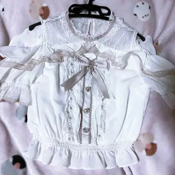 LIZLISA 오픈 숄더 프릴 블라우스