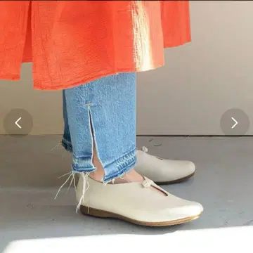 키다리 아저씨 버튼 플랫슈즈 (아이보리)