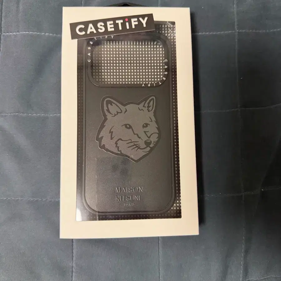 Galaxy S25 Maison Kitsune Casetify Case on Bunjang Global Site.