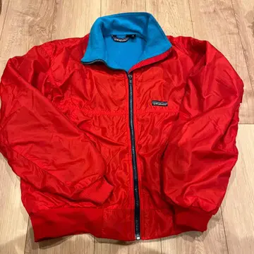 patagonia 레드 점퍼 S 사이즈