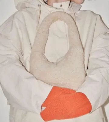 TODAYFUL Oval Boa Bag 보아백 에크루 원핸들