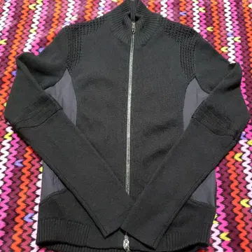 VICTORINOX 블랙 컬러 니트 지퍼 가디건 자켓 사이즈 M