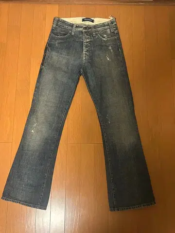 NEIL BARRETT 부츠컷 데님 한정판