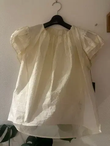 화이트 블라우스 FWFB241706 M 사이즈