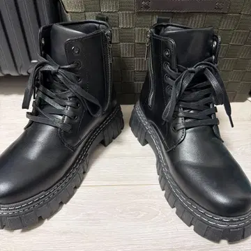 블랙 가죽 워크 부츠 통굽