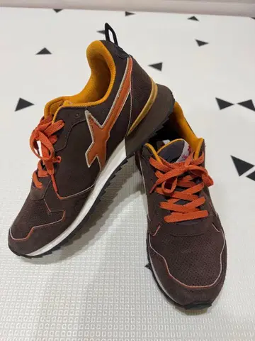 [ 새상품급 ] 위즈 W6YZ JET-M 스니커즈 26.0