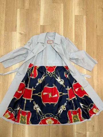 Herno 화이트 트렌치코트