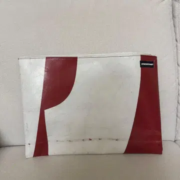 FREITAG 클러치백 화이트/레드