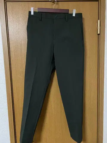 글로벌 워크 다크 그린 테이퍼드 슬랙스