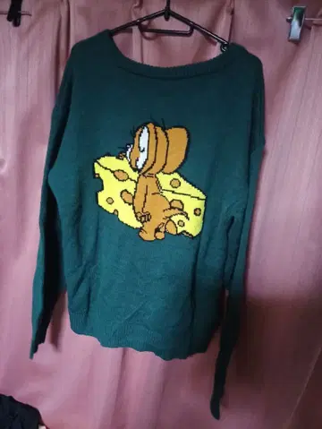 톰과 제리 공식 니트 스웨터 다크 그린 빅 실루엣