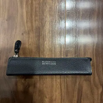 바니 뉴욕 블랙 가죽 펜 케이스
