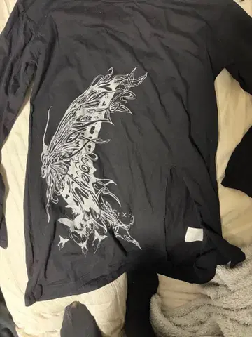 Sixh. 버터플라이 켈트족 긴팔 T셔츠