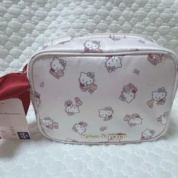 산리오 초귀염 헬로키티 메종 드 플뢰르 콜라보 파우치